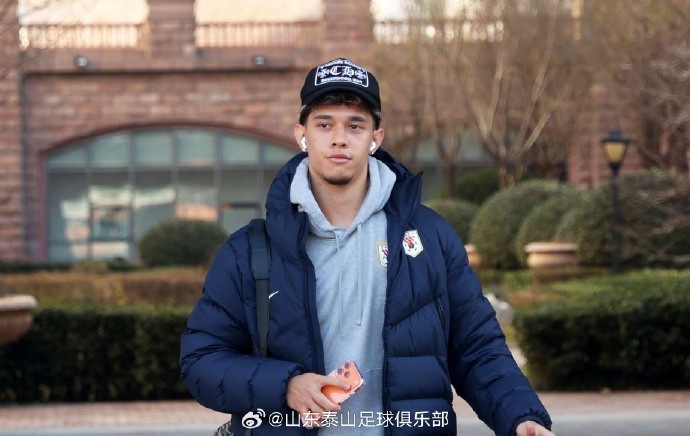 九游体育官方网站-1月7日上午，山东泰山出发前往海口，进行为期三周的第一阶段冬训